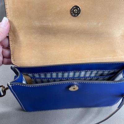 Dooney & Bourke Leather Crossbody Handbag