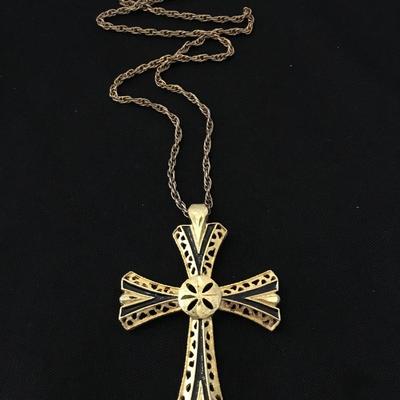 Vintage Gold tone cross pendant & chain necklace