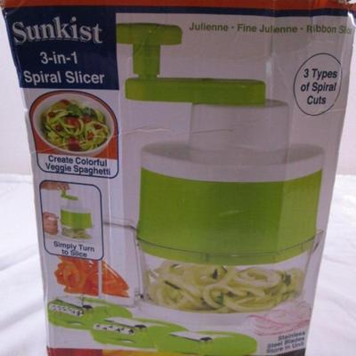 New Sunkist 3-in-1 spiral slicer