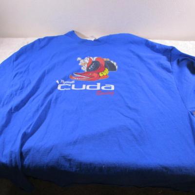 1 Polo shirt, 1 t-shirt, both blue