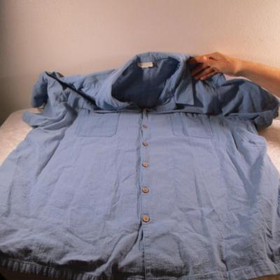 Like New KS Island sport shirt, button-up, short sleeve