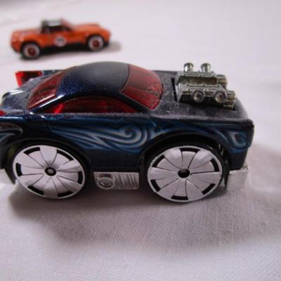 5 Hot Wheels cars