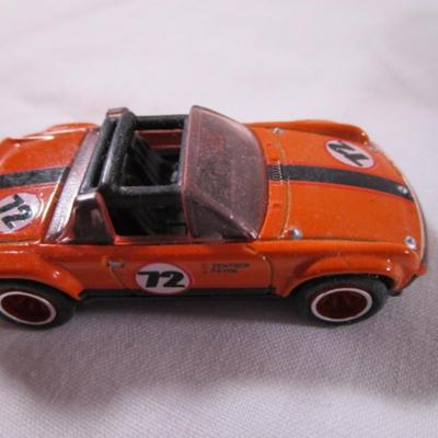 5 Hot Wheels cars