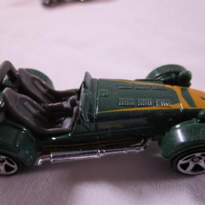 5 Hot Wheels cars