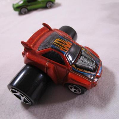 5 Hot Wheels cars