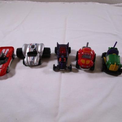 5 Hot Wheels cars