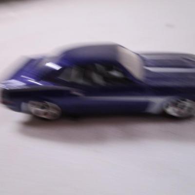 5 Hot Wheels cars