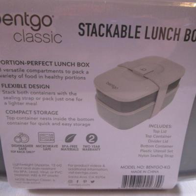 New in plastic Bentgo Stackable Lunch box