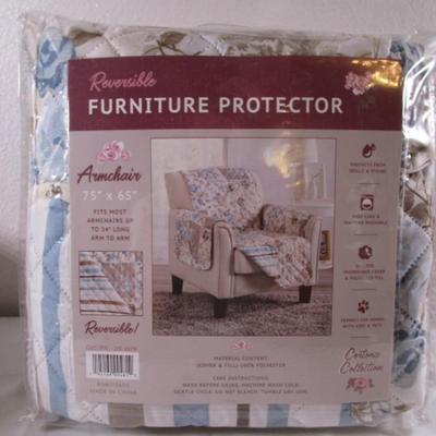 New in pkg. Reversible Chair protector