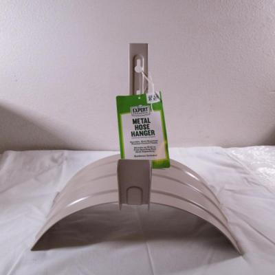 New with tag Metal hose hanger