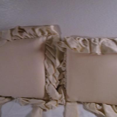 2 ruffled chair pads