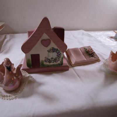 Napkin holder, 2 vintage swans, book figurine