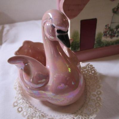 Napkin holder, 2 vintage swans, book figurine
