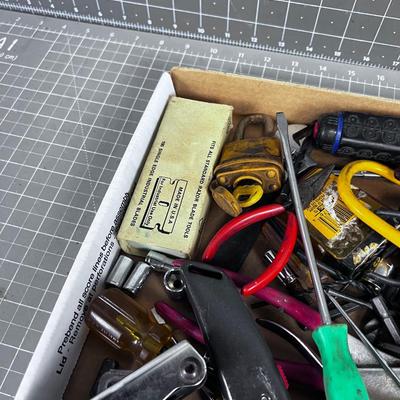 Fix it Tools: Plyers, Cutters, Knives