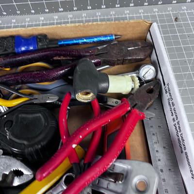 Fix it Tools: Plyers, Cutters, Knives