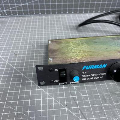 FURMAN Power Conditioner & Light Module