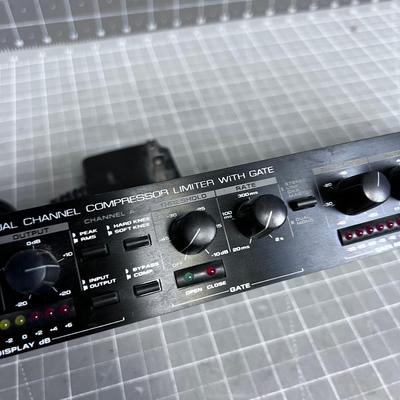 ALESIS 3630 Compressor  For Sound