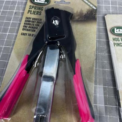 2 Different Hog Ring Pilers 