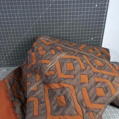Tribal Pattern DUVET with Skirt Rust & Brown 