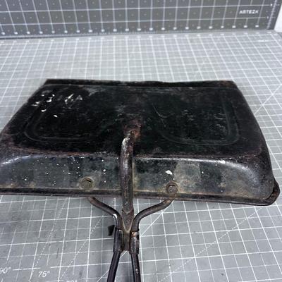 Antique Metal Dust Pan