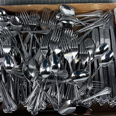 Super Duper Community Plate, Multiple Place Settings