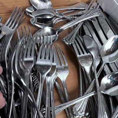 Super Duper Community Plate, Multiple Place Settings