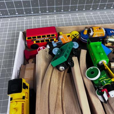 Thomas the Tank Engine Set with WOOD Trains and Track