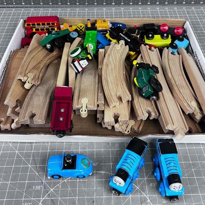 Thomas the Tank Engine Set with WOOD Trains and Track