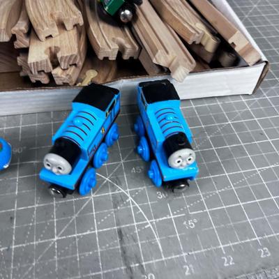 Thomas the Tank Engine Set with WOOD Trains and Track