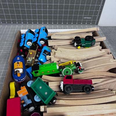 Thomas the Tank Engine Set with WOOD Trains and Track