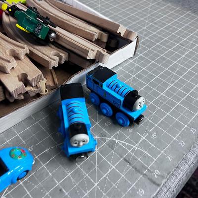 Thomas the Tank Engine Set with WOOD Trains and Track