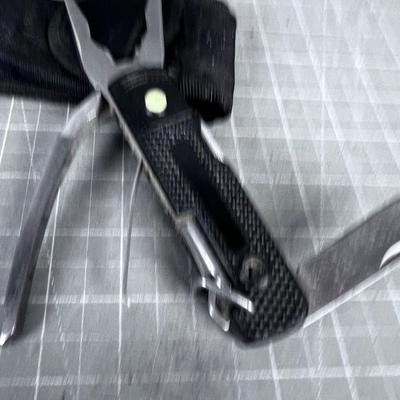 Multi Tool With Sheath 
