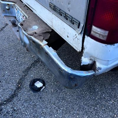 1990 GMC Sierra 4x4 2500 (3/4 ton) Pick Up 142,348 needs work Vin: 1GTGK24K1LE522787