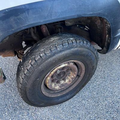 1990 GMC Sierra 4x4 2500 (3/4 ton) Pick Up 142,348 needs work Vin: 1GTGK24K1LE522787