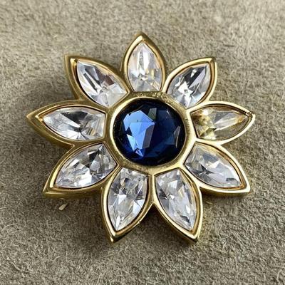 SWAROVSKI S.A.L. CRYSTAL & BLUE SAPPHIRE DAISY PIN