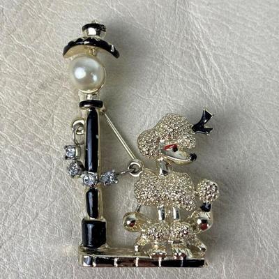 ENAMELED SILVER TONE POODLE PIN w RHINESTONES & PEARL