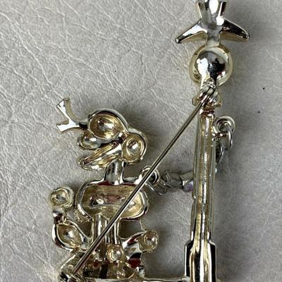 ENAMELED SILVER TONE POODLE PIN w RHINESTONES & PEARL