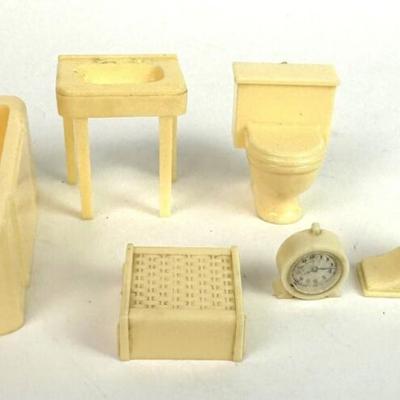 MARX & RENWAL DOLLHOUSE MINIATURE FURNITURE early 1950s