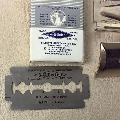 Gillette Lady's Pride Personal Miniature Shaving Kit 1960s