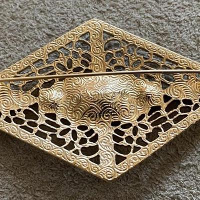 vintage GOLDTONE FILIGREE & RHINESTONE BROOCH PIN
