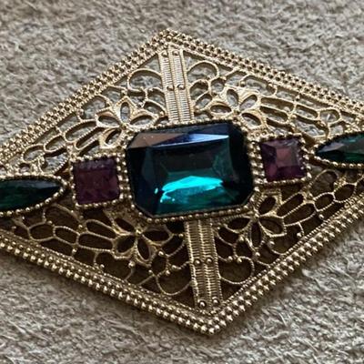 vintage GOLDTONE FILIGREE & RHINESTONE BROOCH PIN