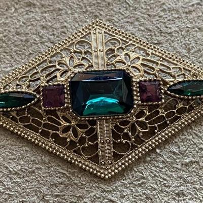 vintage GOLDTONE FILIGREE & RHINESTONE BROOCH PIN