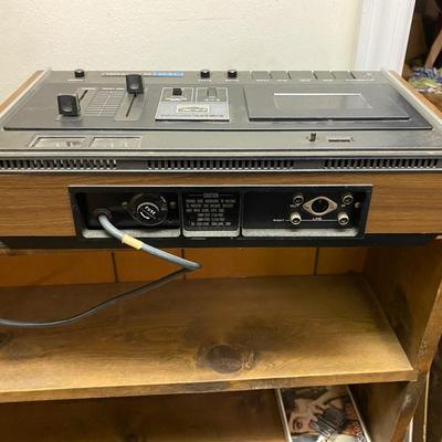 Akai GXC-40D is a stereo cassette deck