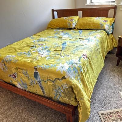 Midcentury Full bed & Mattress & satin bird bedding