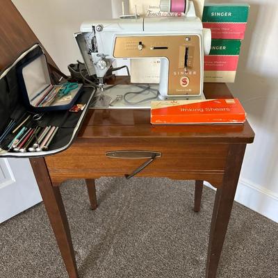 Singer Touch-N-Sew w/ attachments