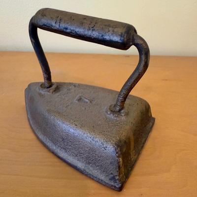Vintage Boye Crafting Tools, Sadiron, & Darning Egg (B2-HS)
