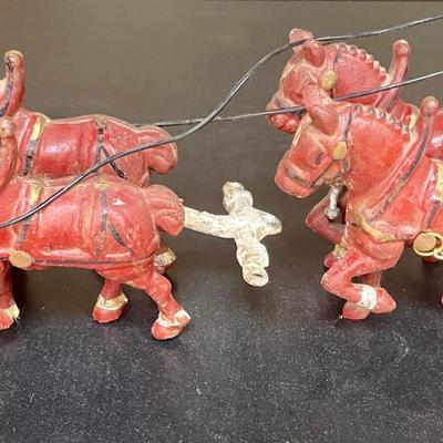 Vintage Cast Iron Toy 8 Clydesdale Horses & Wagon, Beer Barrels, 2 Drivers & Dog