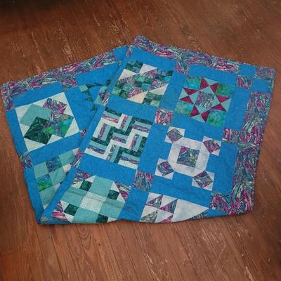 Blue Patterned Quilt (B1-EL)
