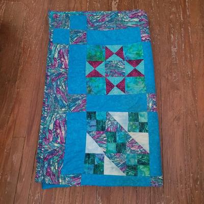Blue Patterned Quilt (B1-EL)