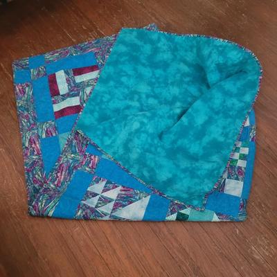 Blue Patterned Quilt (B1-EL)